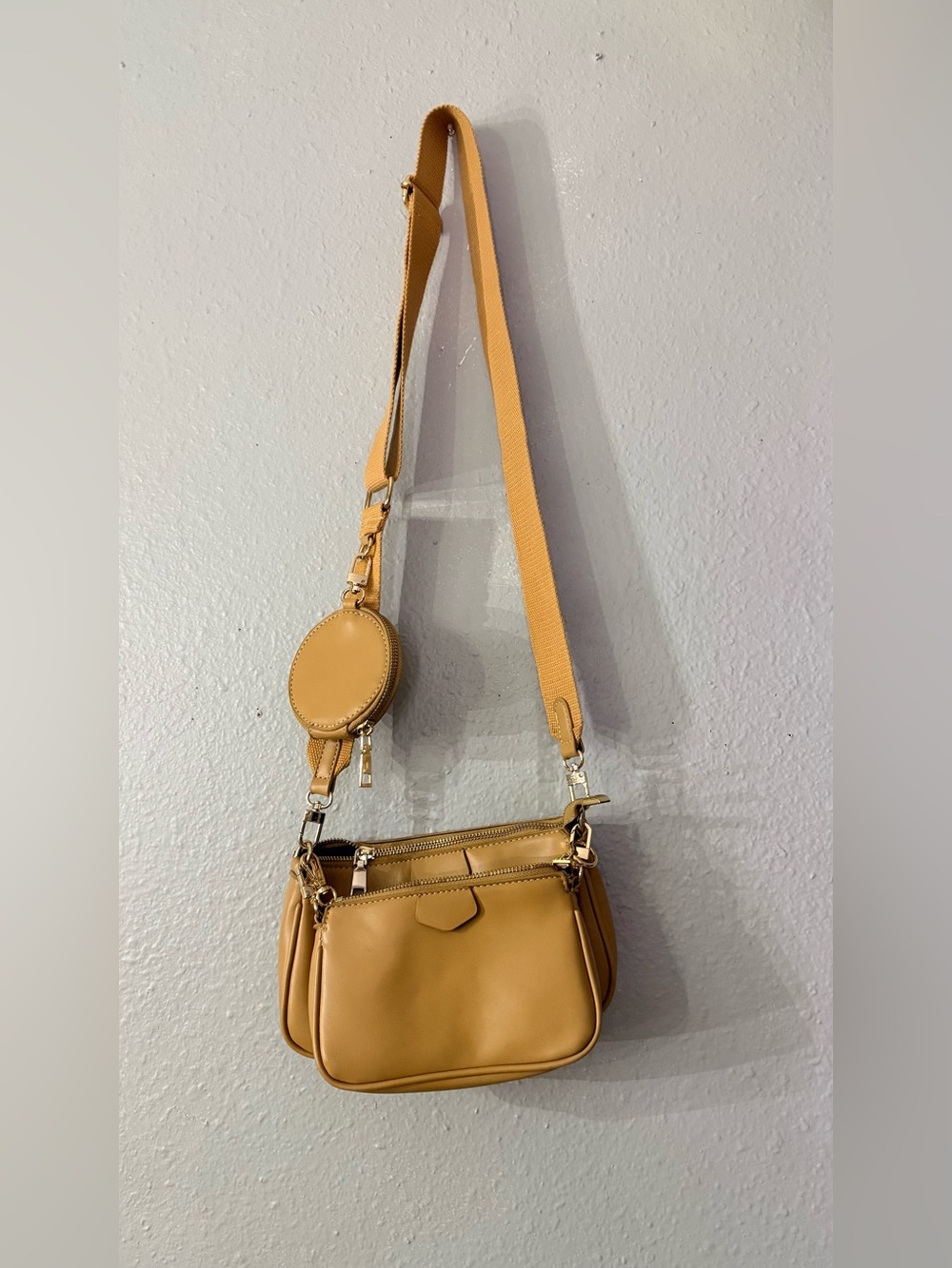 ANT EXPEDITION Women’s Triple-Pouch Crossbody Bag